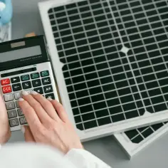 Czy kredyt na fotowoltaikę to dobry pomysł? Zalety finansowania