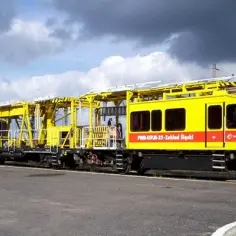 Jak energetyka kolejowa napędza polskie pociągi? Fakty i mity