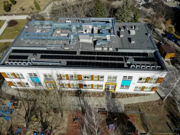 Czy praca w fotowoltaice w Warszawie to naprawdę zawód przyszłości?